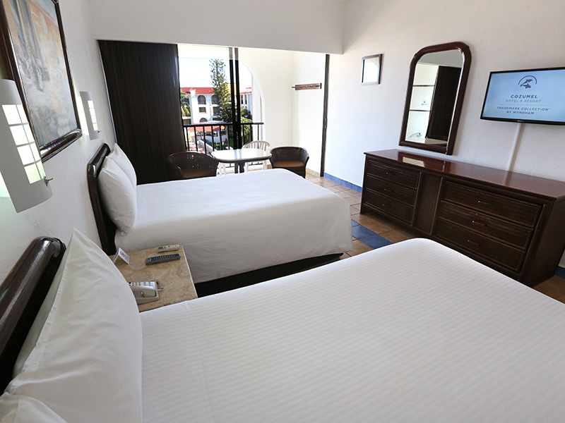Standard rooms have a pool or partial ocean views. Standard rooms have a pool or partial ocean views.